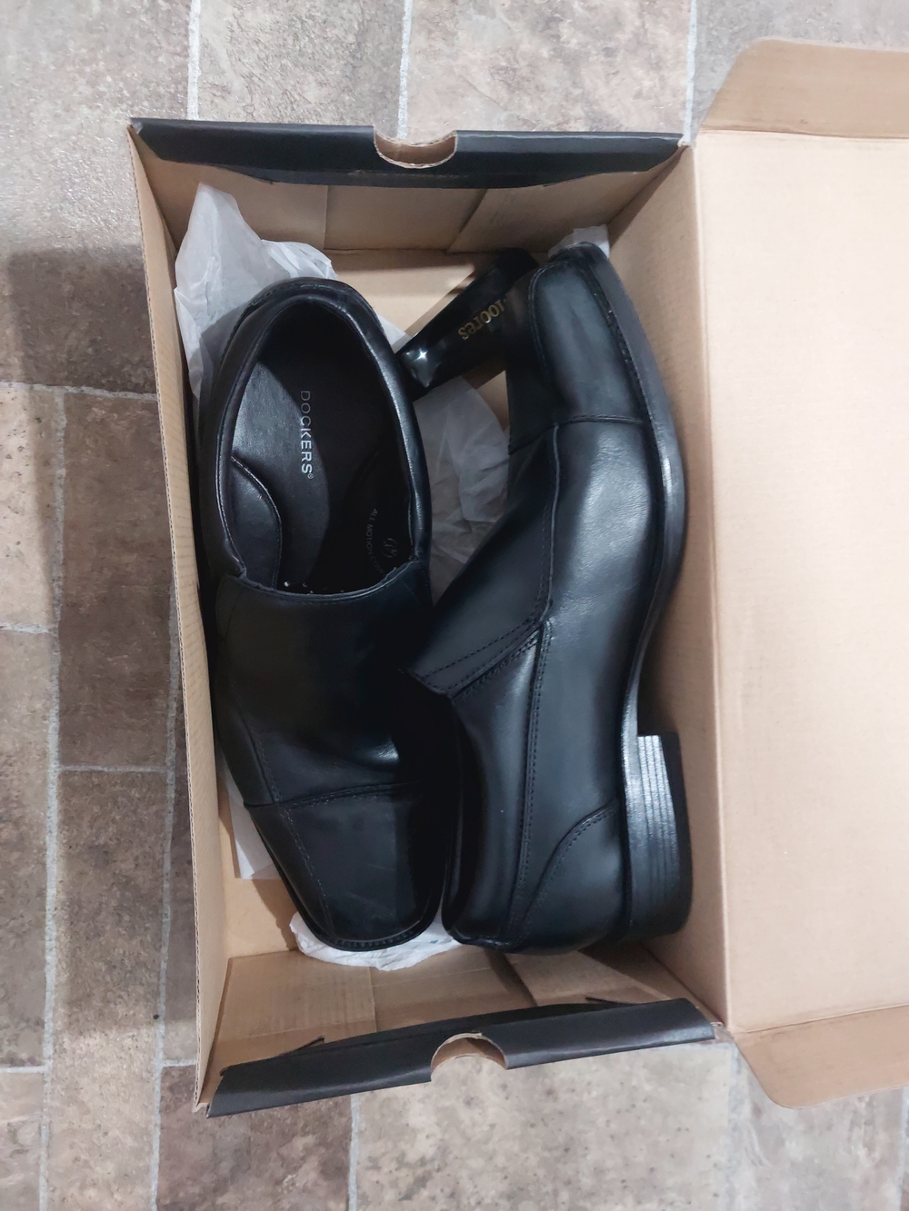 Dockers Men's Black Slip-On Dress Shoes 10 Wide